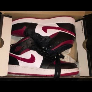 red air jordan 1